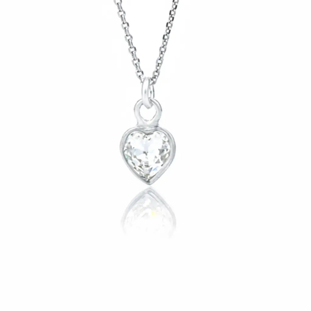 Фино сребърно колие въ форма на сурце с нежен цирконий Сваровски