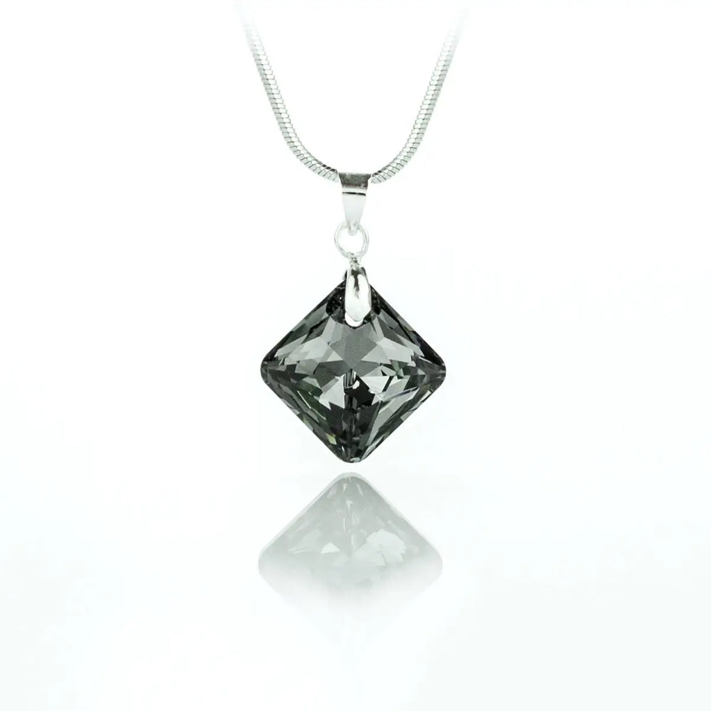 Кристално колие Square Pendant