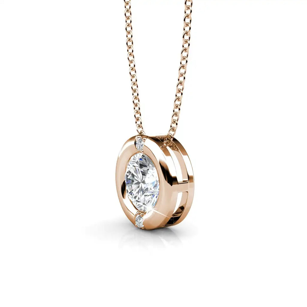 Минималистично  колие с австрийски кристали Must-have модел