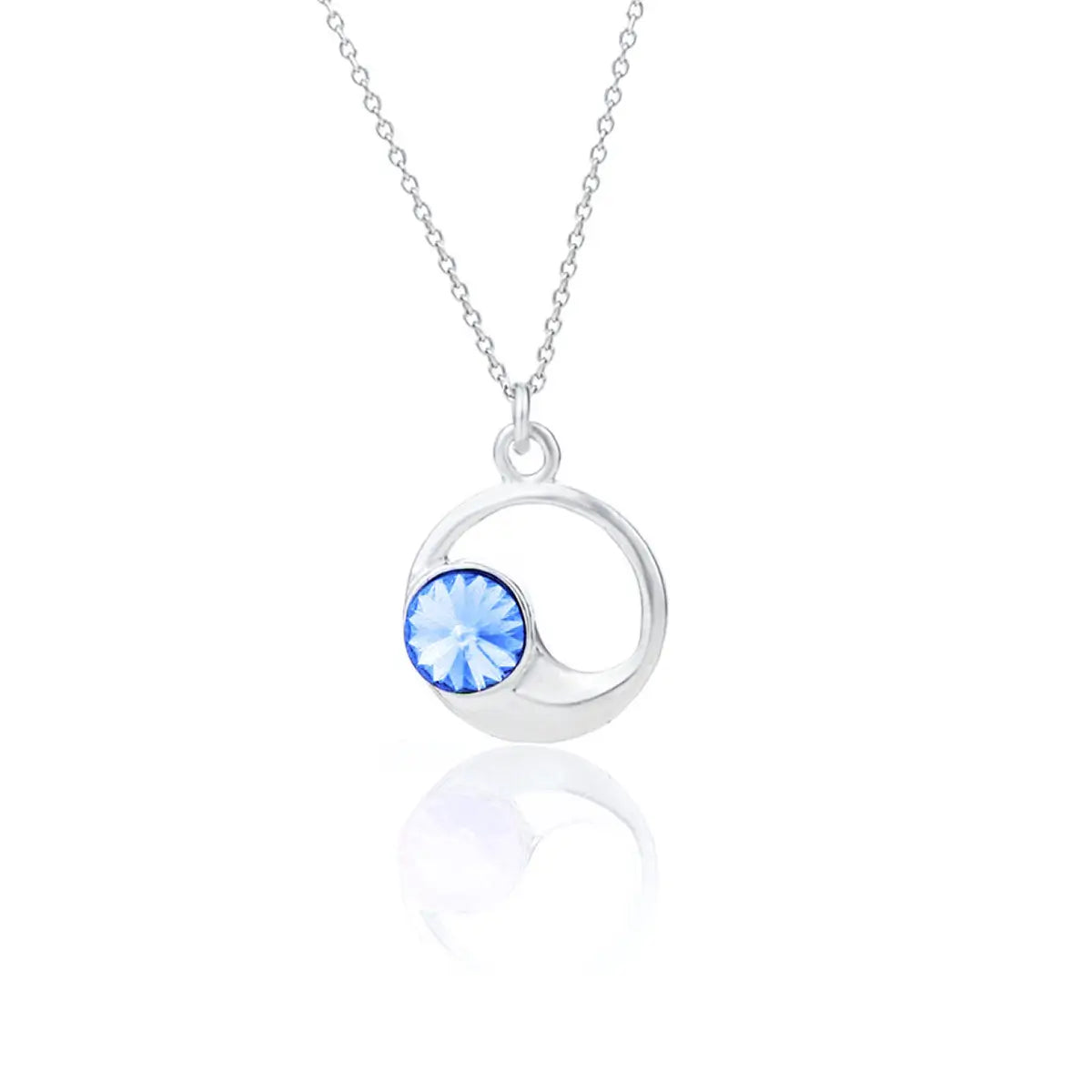 Сребърно колие с кръгла форма и австрийски кристали