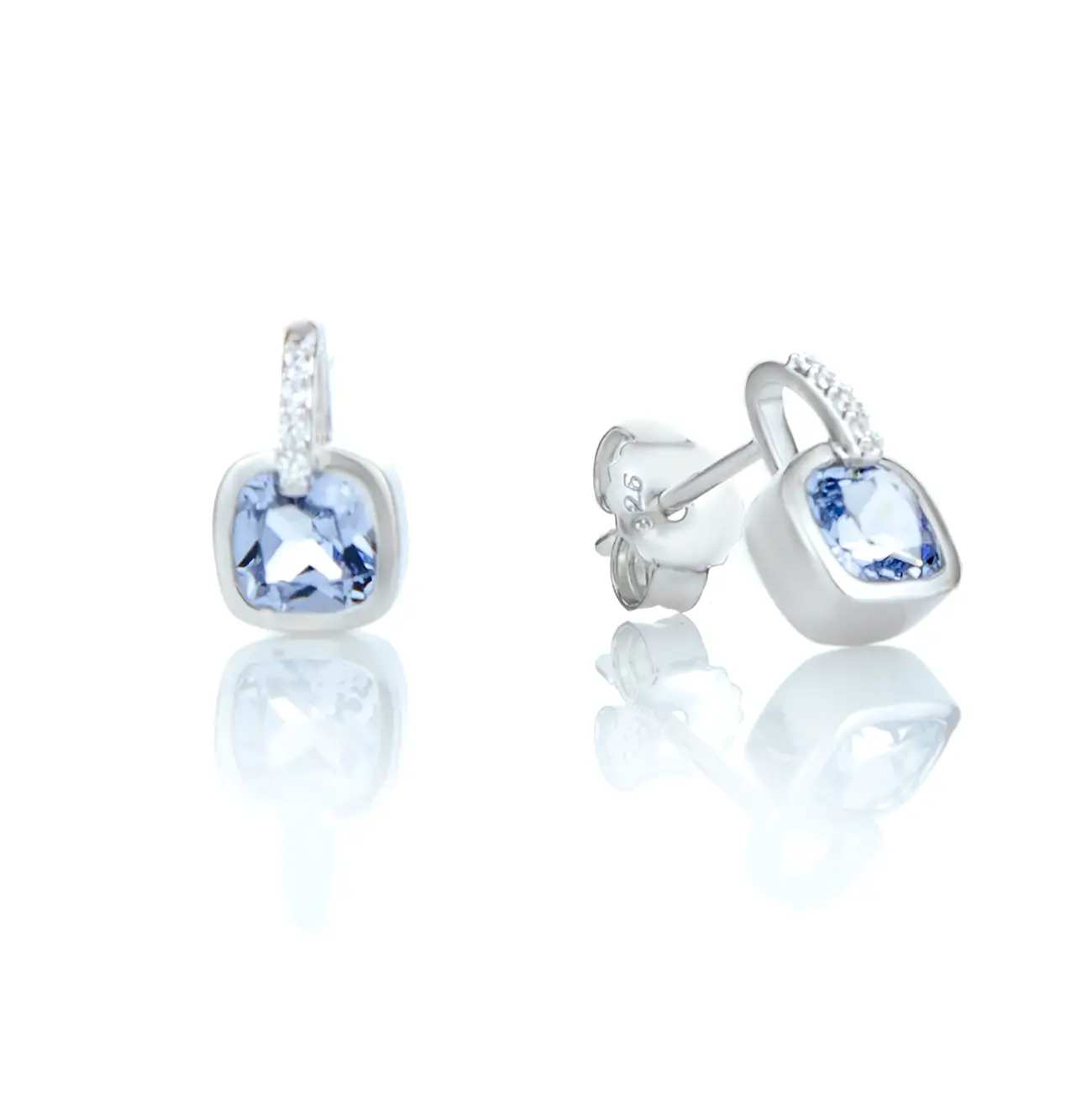 Сребърни обеци с Нано камъни в ледено сини нюанси Фина бижутерия