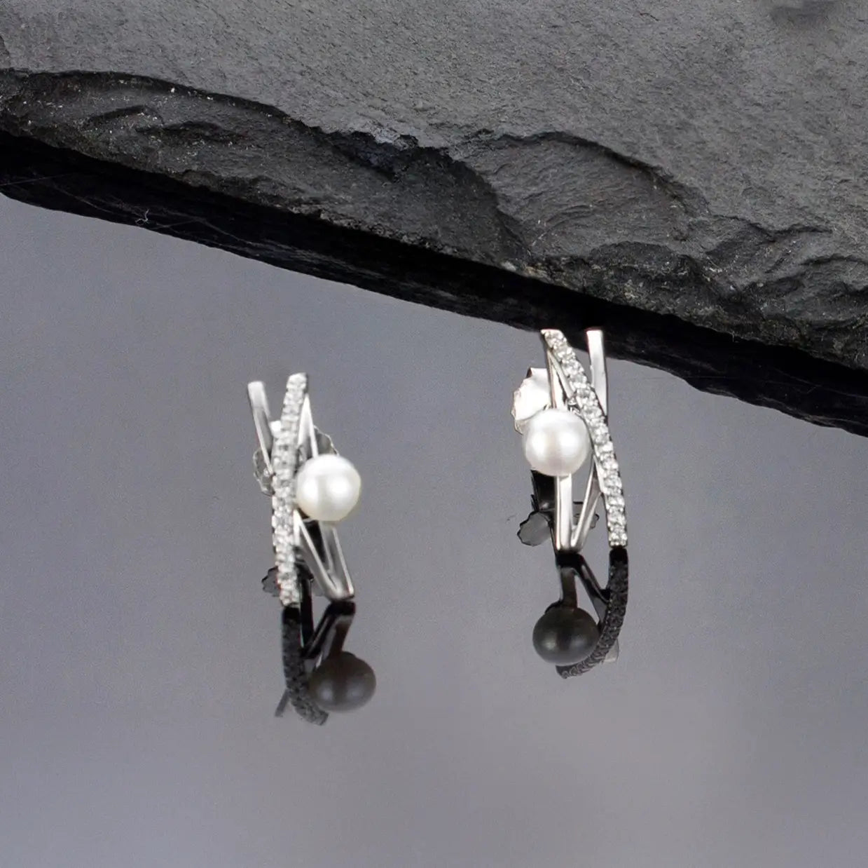 Сребърни обеци с речни перли и циркони Rectungular Stud Design