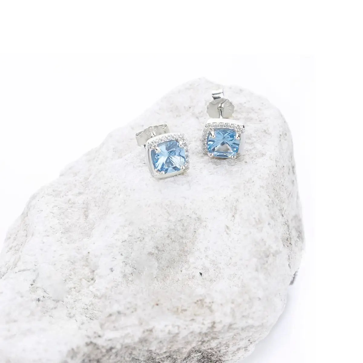 Сребърни обеци със синтетичен Син Шпинел Квадратен дизайн