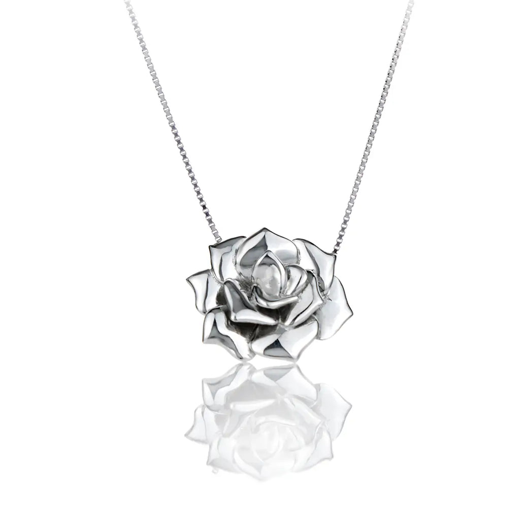 Винтидб колие от сребро с дизайн на разцъфнала роза